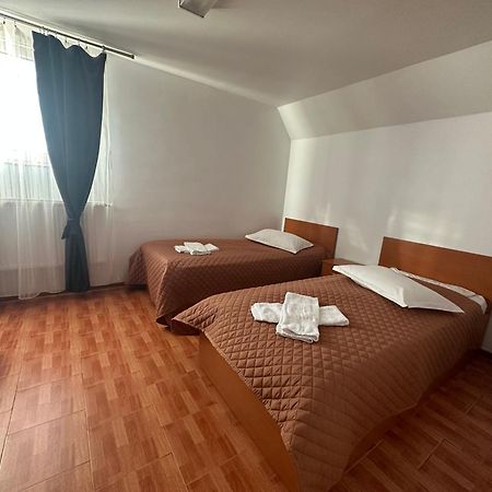Casa Rustic Cazare Piteşti Exterior foto
